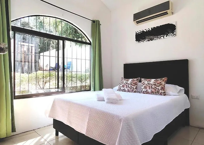 Casa Chika, Playa Grande, Private House, Pool, Kitchen, Ac Hébergement de vacances